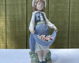 070 naobylladrtheschoolgirlporcelainf