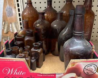 102 vintageamberglassbottleslot