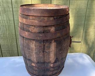 068 vintagewoodenbarrelwithsteelhoops