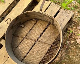 551 antiquewoodenfarmgrainsifter