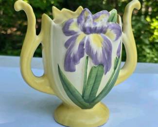 001 vintagedoublehandledpotteryvaseiris