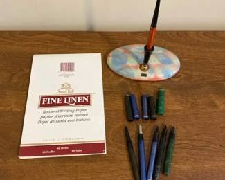 Vintage Parker Fountain Pen Holder and Fountain Pens
