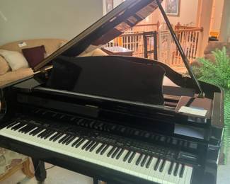 Kurzweil Mark 152 Digital Piano Brand: Kurzweil Model: Mark 152 Type: Digital Piano Finish: Polished Ebony Approximate Size: 56" wide 60" tall 40" deep Condition: Working condition Above Average Condition