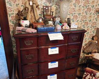 Kling chest-of-drawers