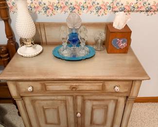 Dresser with Lamps and Decor
