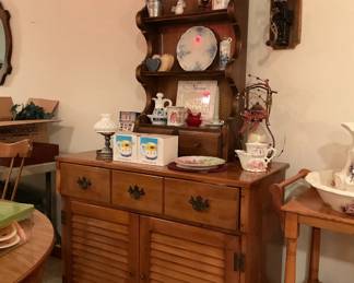 Display Hutch w/Drawer & Bottom Storage