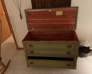 Lane Cedar Chest (1953)