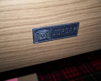 LABEL ON POOL TABLE