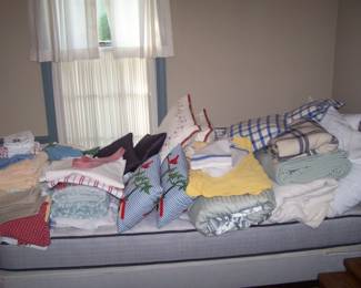 BEDDING & LINENS