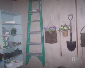 LADDER & BASKETS