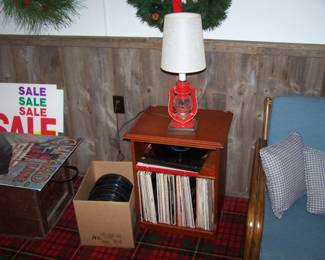 LANTERN LAMP & RECORDS