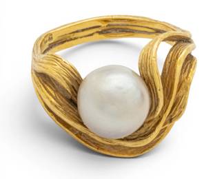 Lot 64 18k Gold and Pearl Ring, Size 5 3/4 1950, 9 grams 1 PC