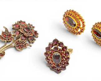 Lot 70 Bohemian Garnet Earrings, Brooch and Ring 14 grams 4 PCS