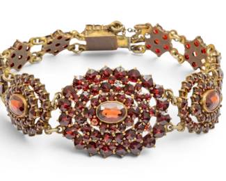 Lot 71 Bohemian Garnet Bracelet 1930, L 6.5" 16 grams 1 PC