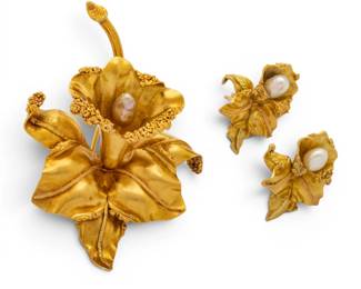 Lot 19 18K Gold Lily Brooch and Earrings 1960, L 2.2" 20.8 grams 3 PCS