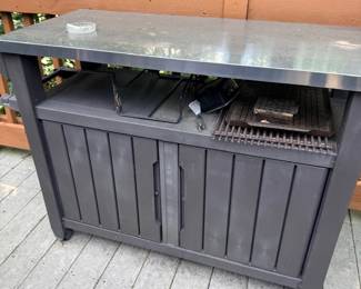 Outdoor prep cart with stainless steel top