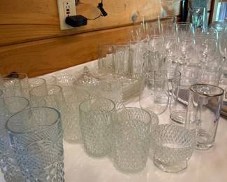 Drinking glasses, tumblers, and stemware sets