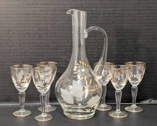 Decanter And 6 Cordial Glasses