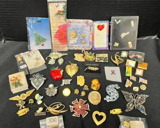 Vintage Brooches Pins