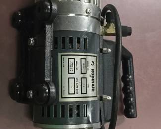 ROBINAIR vacuum pump
