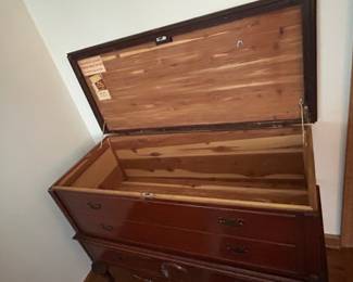 Antique Cedar Chest with Drawers - This beautiful antique cedar chest features a spacious interior and two lower drawers for additional storage. Perfect for keeping blankets or linens.