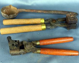 RCBS Lyman Bullet Molds And Cast Iron Smelting Ladle 