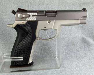 Smith & Wesson 5903 9mm Para Pistol SN# VAE1321