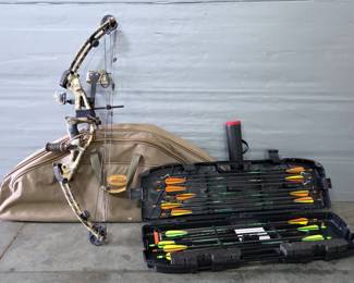 Hoyt Compound Bow Model ZR200, 60lb-70lb, 27"-30.5", With Trigger Release, Wristguard, Quivers, RedHead Carbon Fury 6075 Arrows, Qty 18, In BowMAX Model 1118 Hardcase, Sight, In SKB Canvas Bow Case