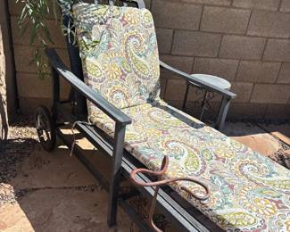 Mallin Patio Lounger WTable