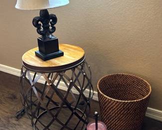 Metal Lattice TableBench wAccessorie