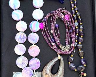 Assorted jewelry