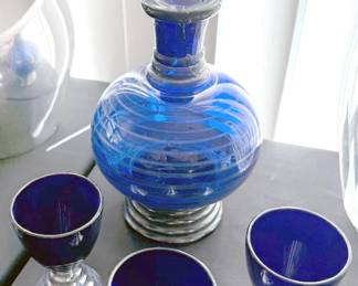 Glass decanter + cordial glasswares
