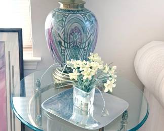 Table lamp and glass side table