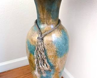 Vase with table top