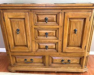 Vintage Thomasville Flip Top Bar/Server
