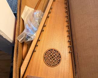 Hammered dulcimer