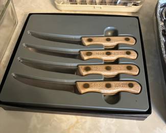 Chicago Cuttlery set