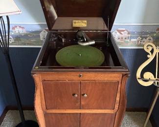 antique Wurlitzer Victrola