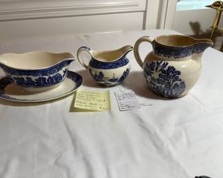 Transferware Blue Willow Alfred Meakin Old willow Creamer Pitcher and gravy boat 3 pc $30