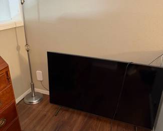 TV, lamp