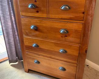 chest of drawers