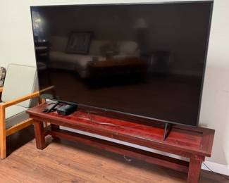 TV, bench