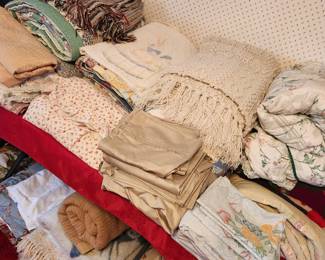Linens - Lots of them!