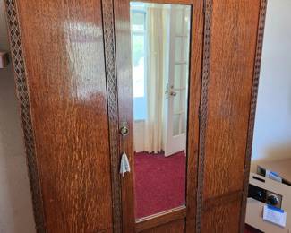 20th Century Quarter-Sawn Tiger Oak Wardrobe/Armoire