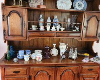 Large Vintage Hutch/Sideboard/China Cabinet!