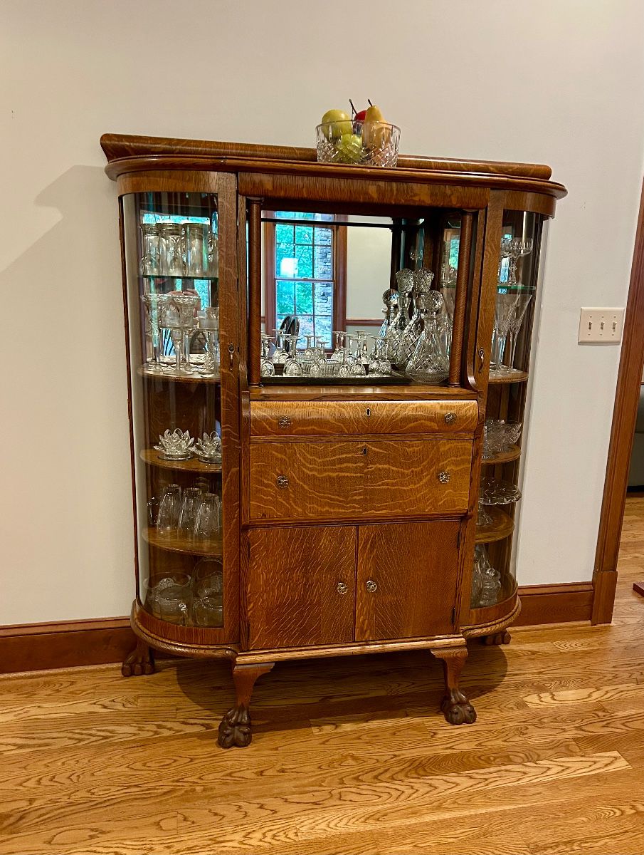 Antique Quarter-Sawn Oak Curved Glass China Cabinet