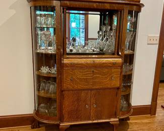 Antique Quarter-Sawn Oak Curved Glass China Cabinet