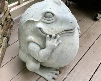Concrete garden frog toad statue, plump round design