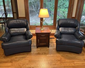 Navy leather club chairs, pair, with wood side table & brass lamp