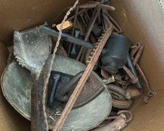 TONS of Primitive decor items.